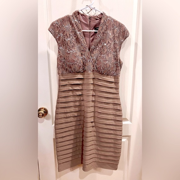 R&M Richards Dresses & Skirts - R&M Richard’s Taupe lace bodice with sequin padded chest tiered skirt. Size 12P